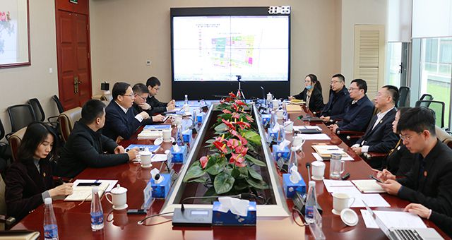 淮安駐京聯(lián)絡(luò)處與漣水縣統(tǒng)戰(zhàn)部領(lǐng)導(dǎo)一行蒞臨集團(tuán)考察座談